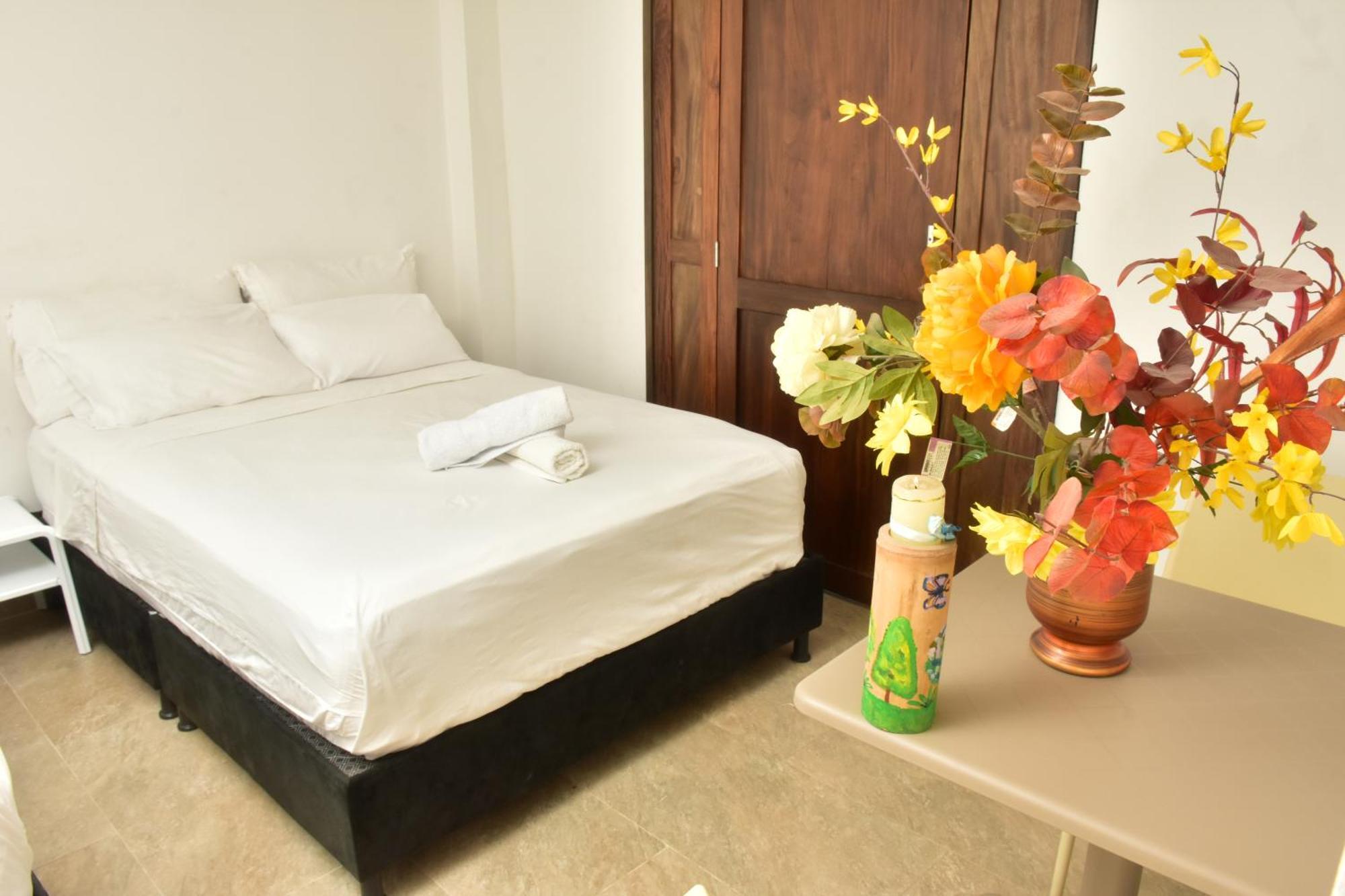 Hotel Victoria Queen Villavieja Esterno foto